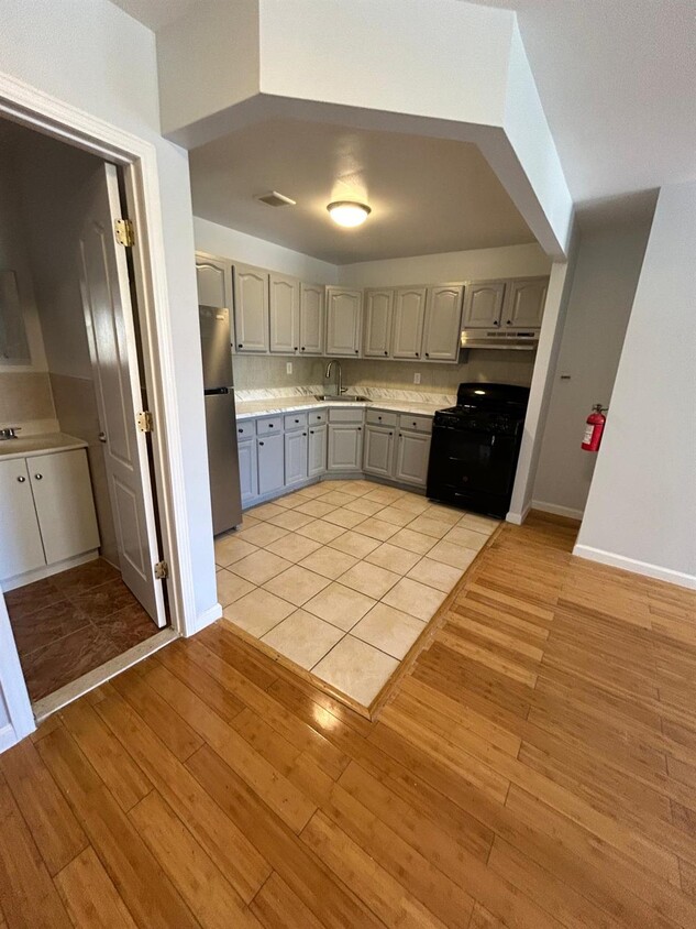 Foto principal - 2048 Arthur Ave