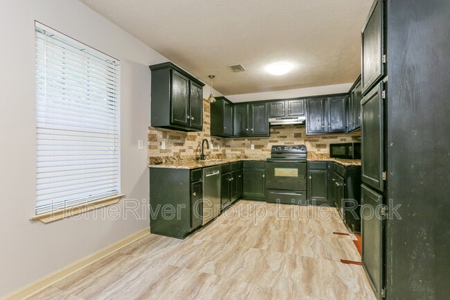 Building Photo - 68 Donna Kay Dr