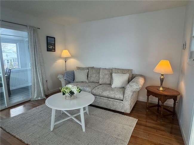 Foto del edificio - 7 White Cap Rd