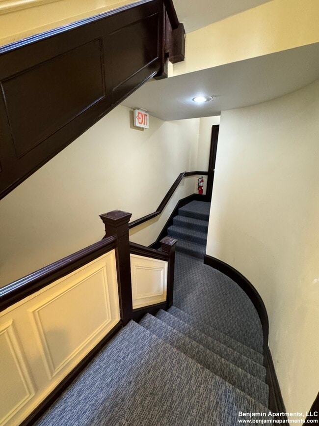 Building Photo - 45 Ashford St