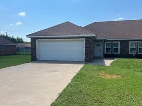 Building Photo - 195 Ashland Dr