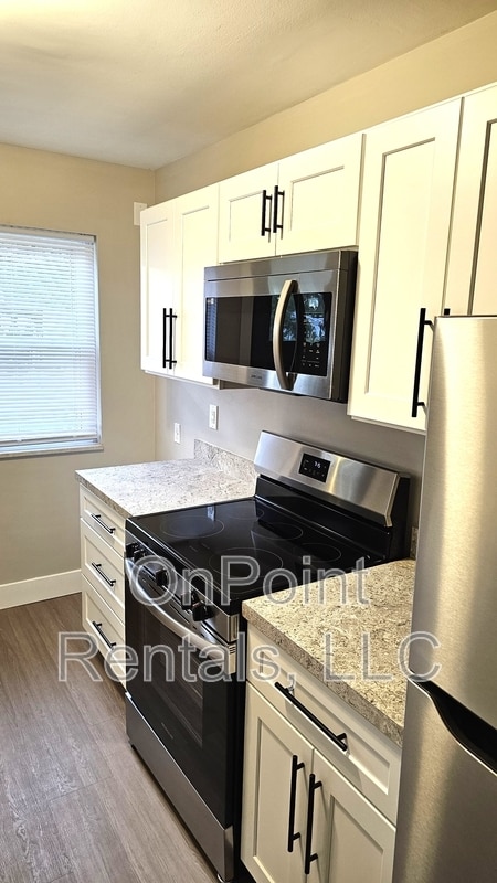 Foto del edificio - 5921 N Wayne Rd