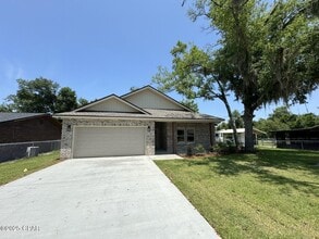 Building Photo - 4573 Cedar St