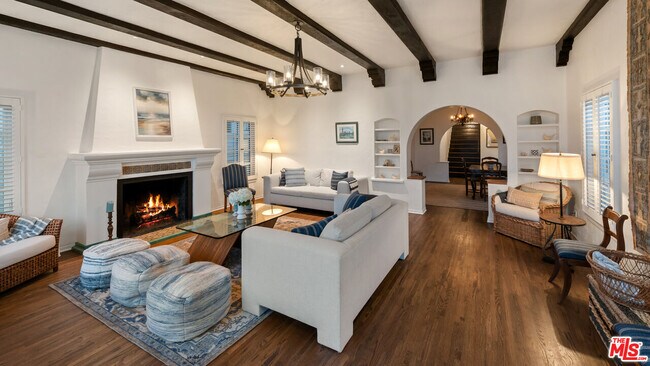 Building Photo - 1305 E Balboa Blvd