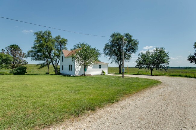 Building Photo - Country House in the Rock Creek School Dis...