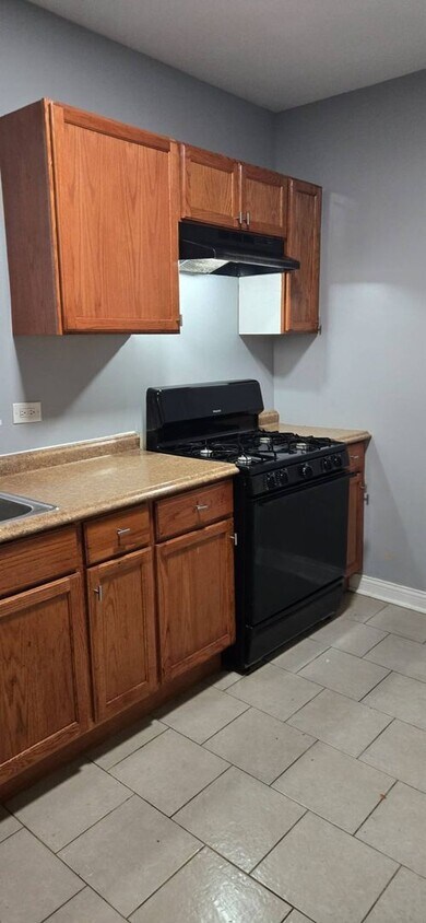 Foto principal - 7942 S Vernon Ave