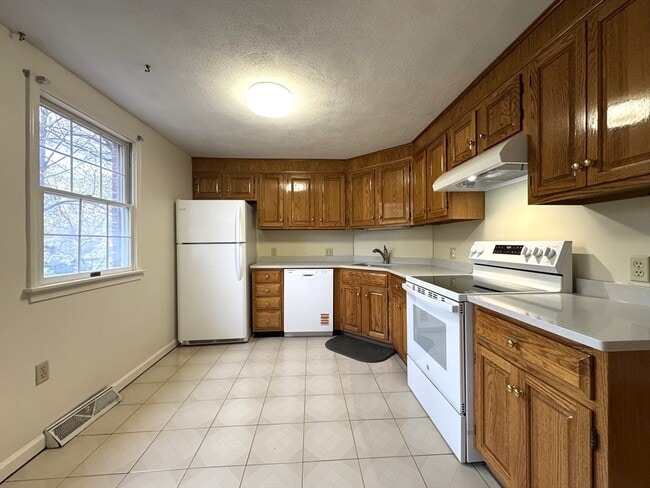 Building Photo - 224 Park St