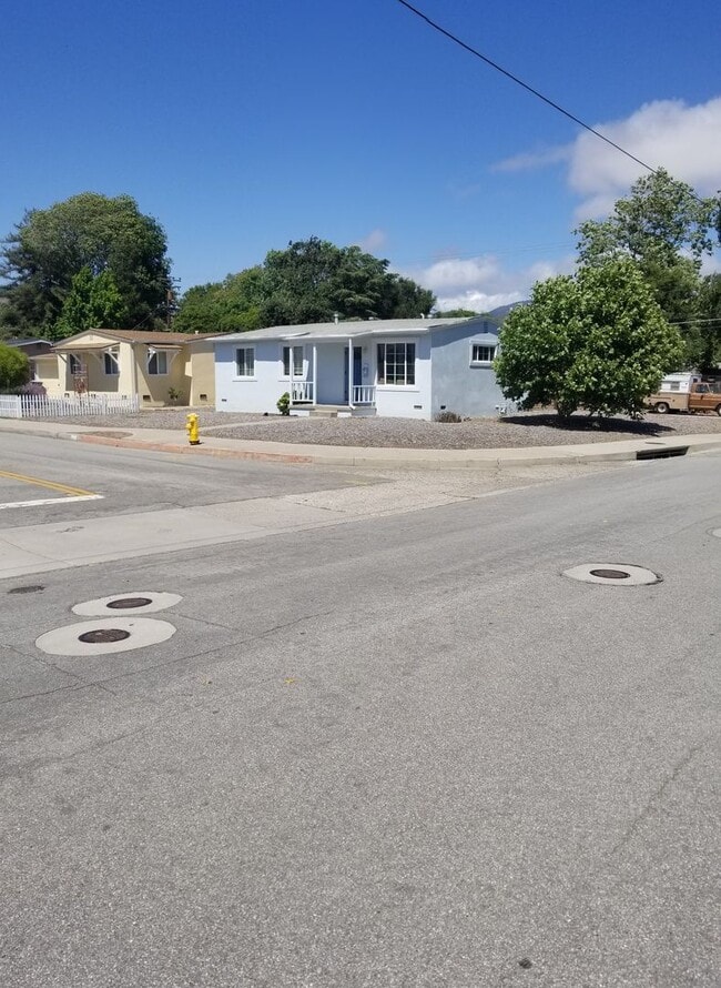 Building Photo - 209 Jeffrey Dr