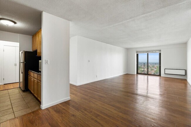 Foto del edificio - 7855 JFK Blvd E