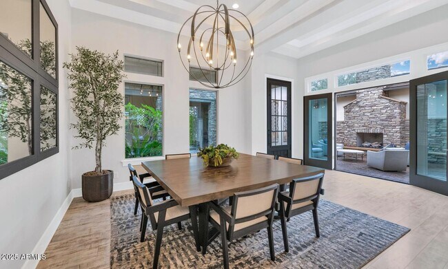 Foto del edificio - 5413 E Juniper Cyn Dr