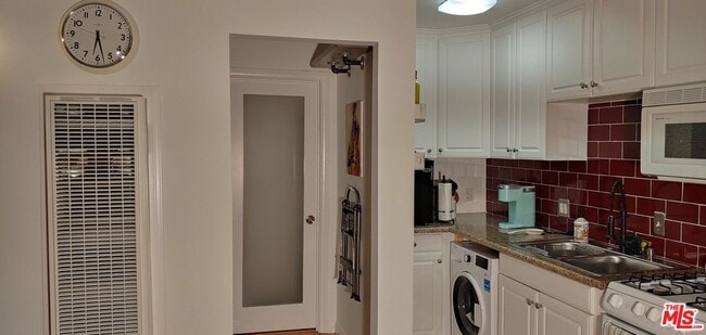 Building Photo - 589 Friendly Ln