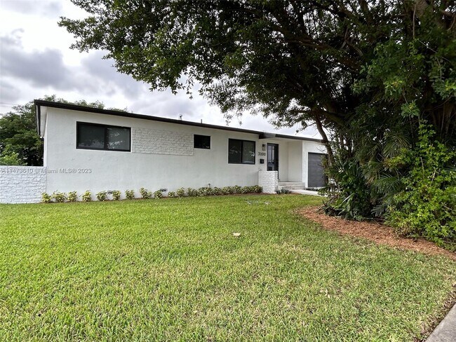 Foto del edificio - 3200 SW 79th Ave