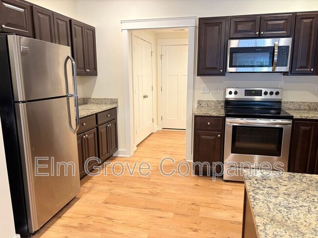 Foto del edificio - 38 Monroe Dr