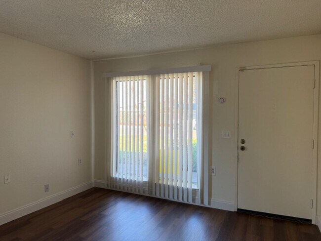 Foto del edificio - 77-79 West Clover St