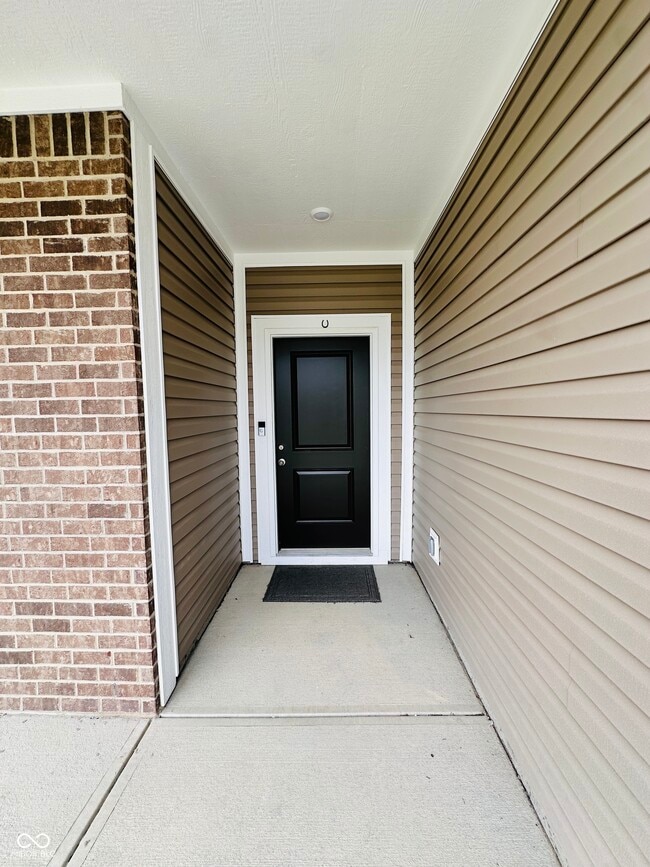 Building Photo - 1620 Creek Bed Ln