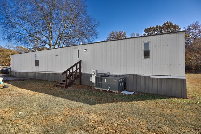 Building Photo - 415 W Limestone Rd