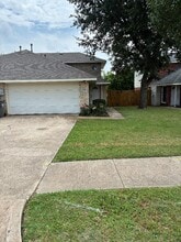 Building Photo - 2762 Sunset Strip Dr