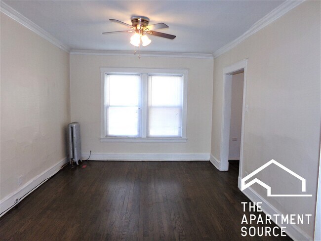 Building Photo - 3606 W Sunnyside Ave