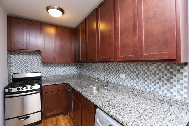 Foto del edificio - 555 W Arlington Pl