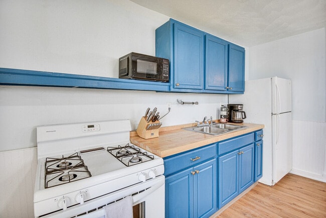 Building Photo - 9666 Rallston St