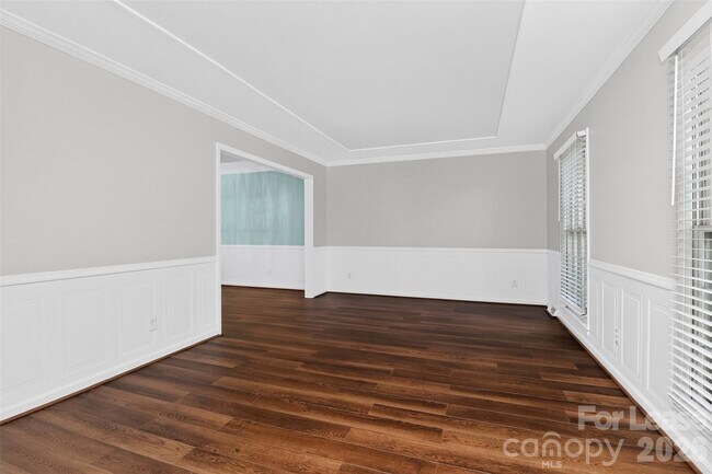Foto del edificio - 2438 Knickerbocker Dr