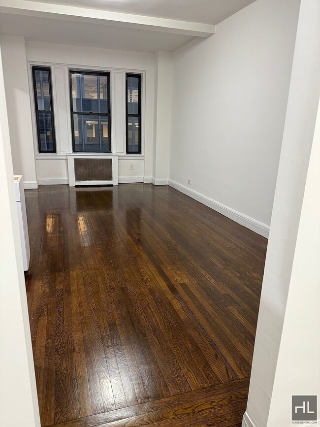 Building Photo - AMAZING 1 BR APARTMENT! WON’T LAST!!