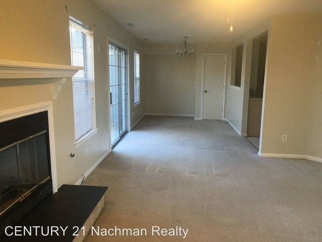 Building Photo - 4689 Shallowford Cir