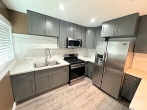 Building Photo - 3711 Normandie Ave