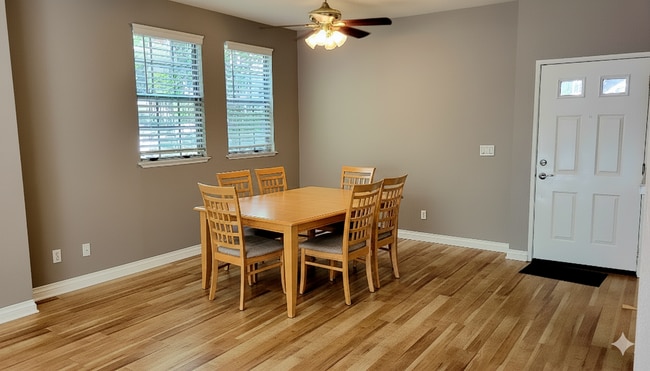 Dining area - 24127 Del Monte Dr