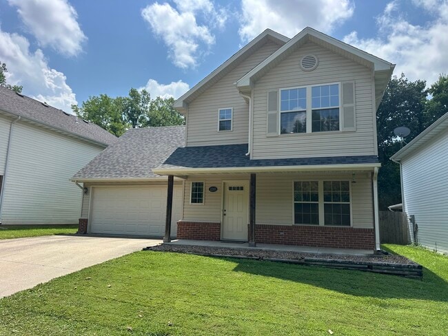 2210 Paw Print Ln