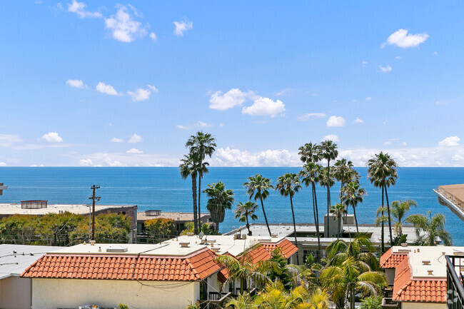 Building Photo - 460 Camino Del Mar