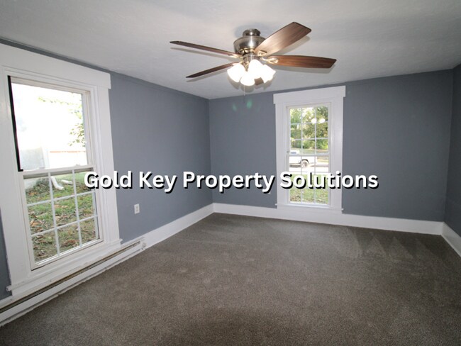 Foto del edificio - Fully Updated 2 BR 1 BA House with Covered...