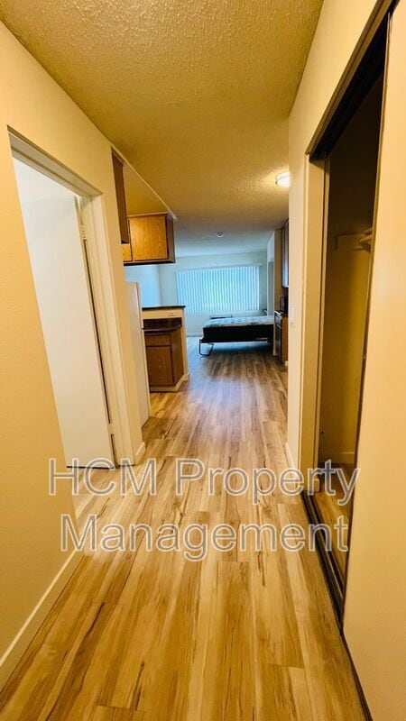 Foto del edificio - 10075 Tujunga Canyon Blvd