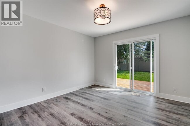 Building Photo - 301 Erieview Dr