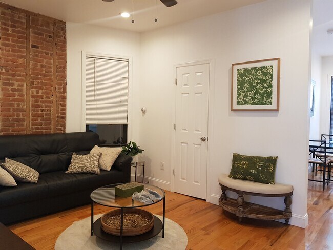 Building Photo - 137 Dekalb Ave