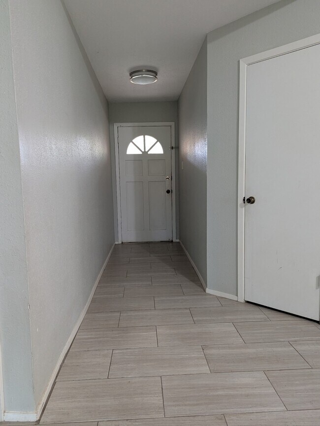 Foto del edificio - 2318 Squire Dobbins Dr