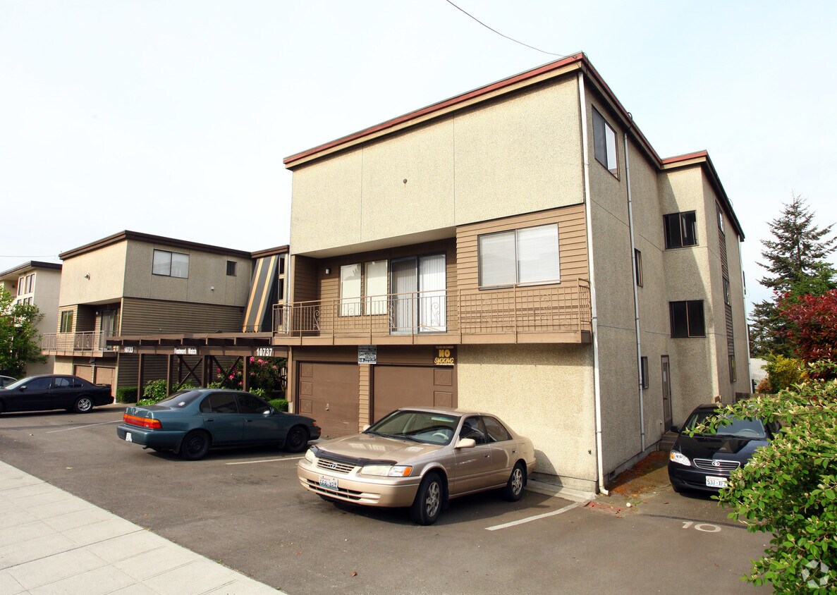 Foto del edificio - 10733-10737 Greenwood Ave N