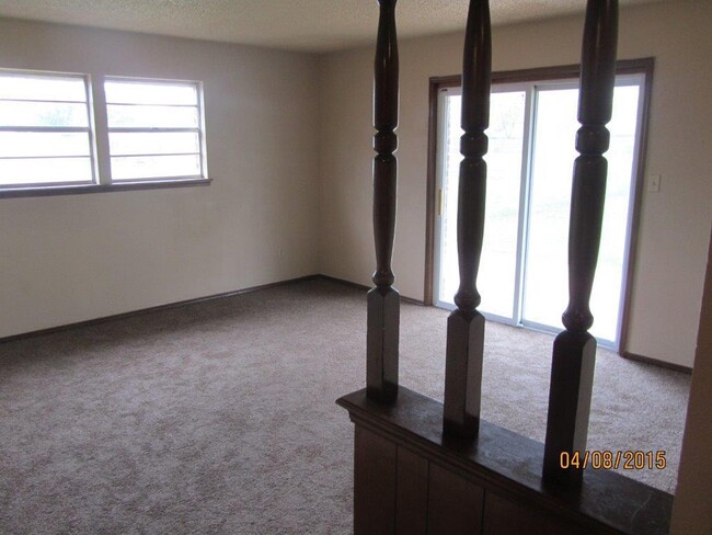 Building Photo - Beautiful 4 bed Home in MWC!