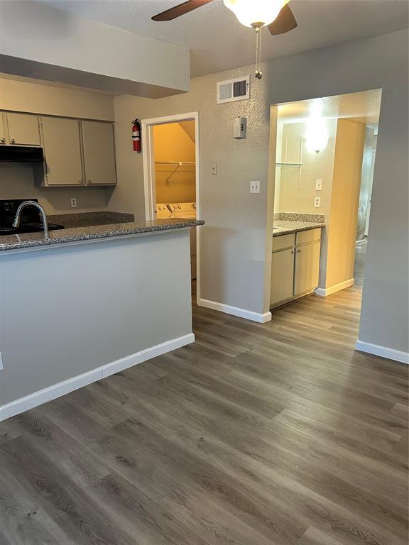 Foto principal - 3901 Woodchase Dr