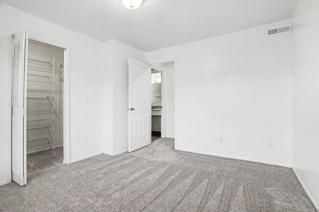 Building Photo - Pine Knoll Apartments