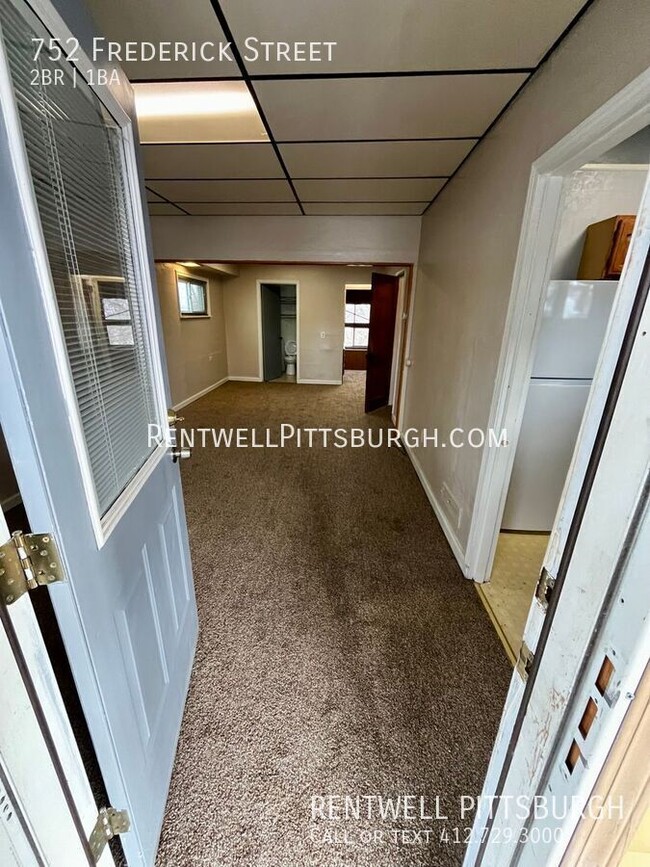 Foto del edificio - 2 Bedroom Home in McKees Rocks