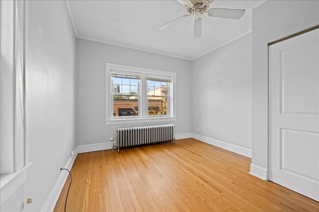 Foto del edificio - 911 Green Bay Rd