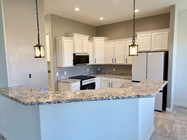 Building Photo - 6096 Laguna Ln