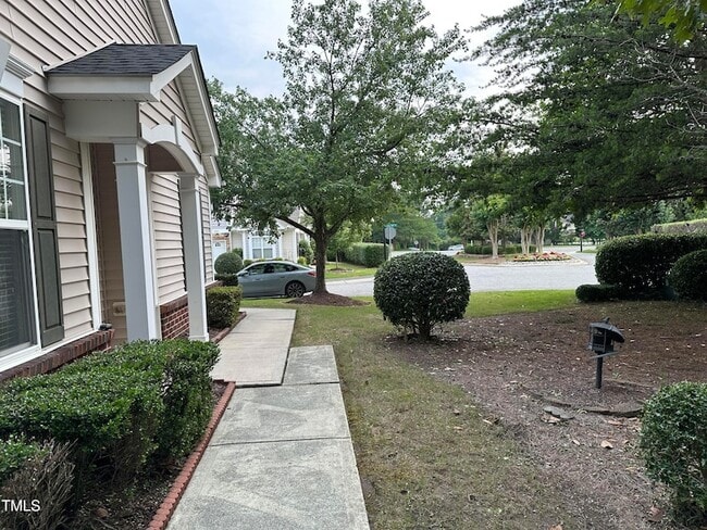 Building Photo - 501 Founders Walk Dr
