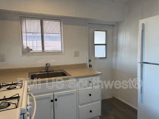 Building Photo - 750 Brill Dr