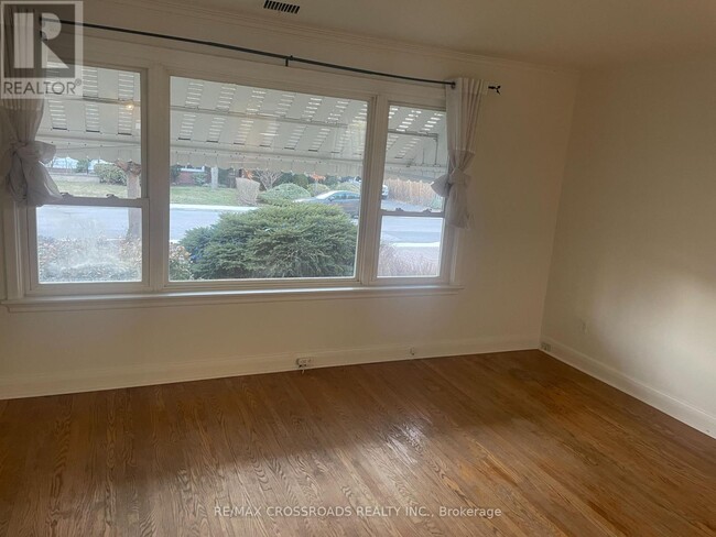 Building Photo - 65 Notley Pl
