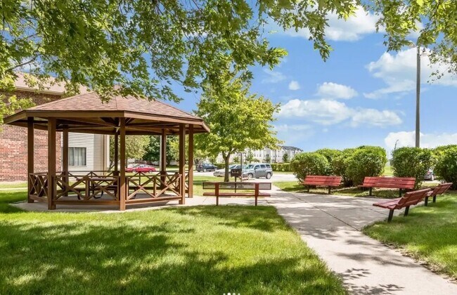 Building Photo - 1216 S G Ave