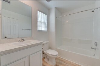 Building Photo - 11020 N Lake Mist Ln