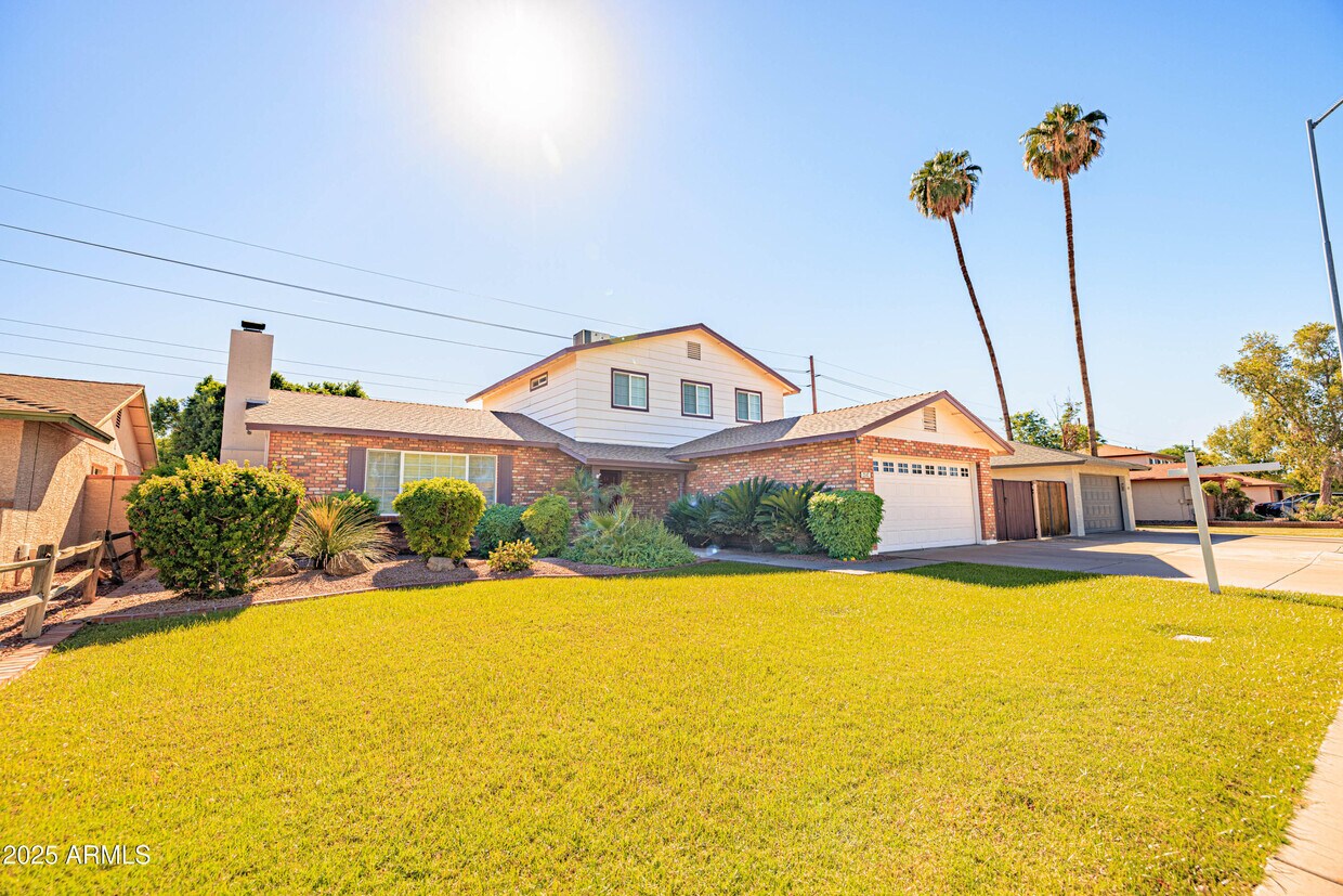 Foto principal - 2547 W Naranja Ave