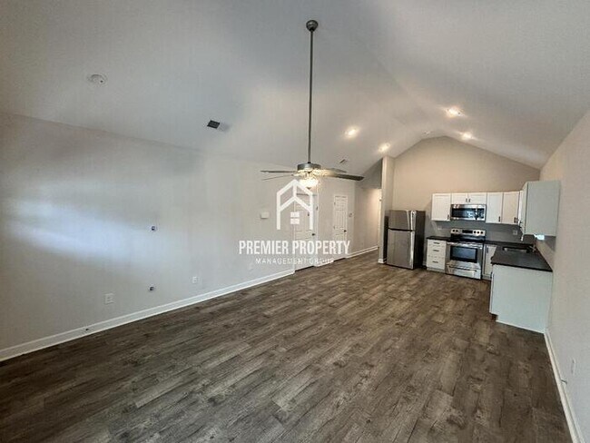 Building Photo - 225 Willow Ridge Ln - Available Now!